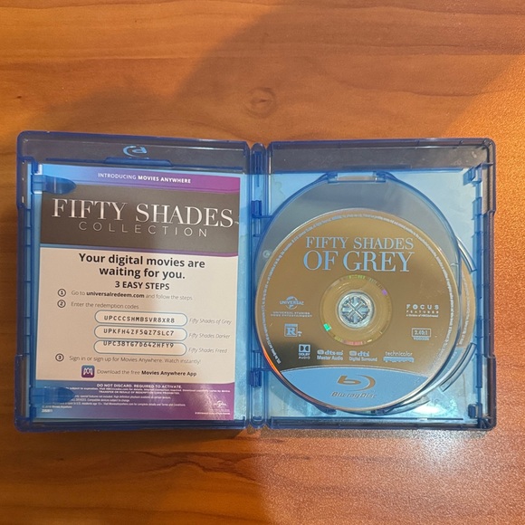 Fifty Shades 3-Movie Collection Blu-Ray + Digital - Picture 3 of 9